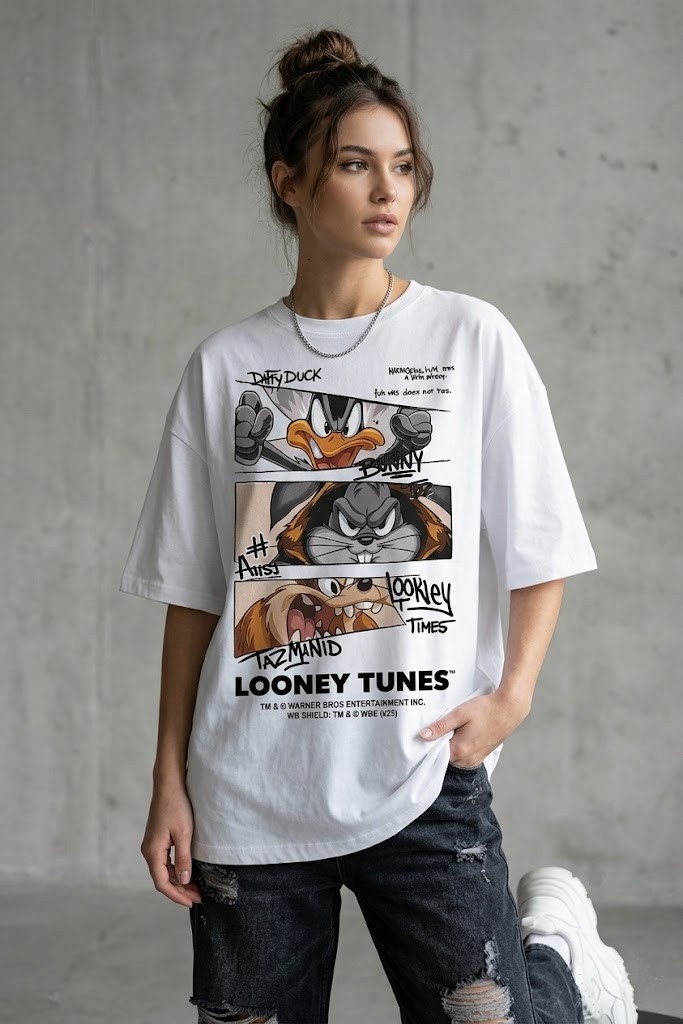 Oversized T-Shirt – Looney Chaos White Edition